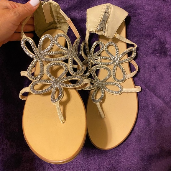 Spring/Summer Sandals - Picture 2 of 2